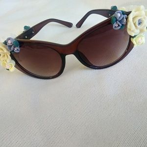 NWT Flower Sunglasses